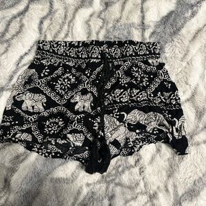 Black and White Elephant Print Women's Shorts